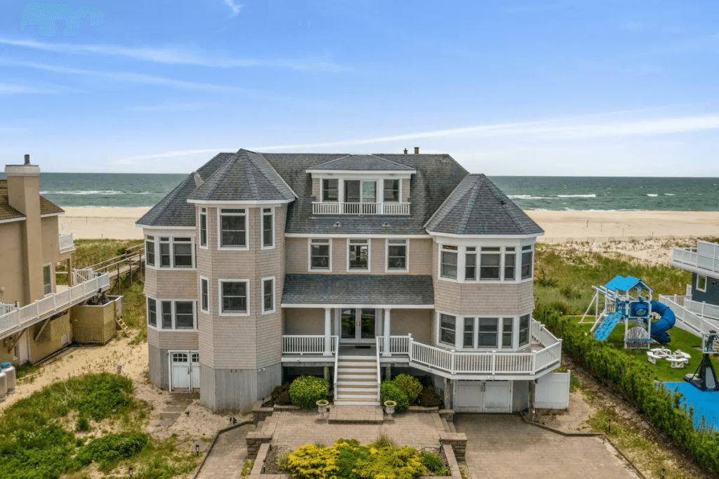  Oceanfront Hamptons Beach House