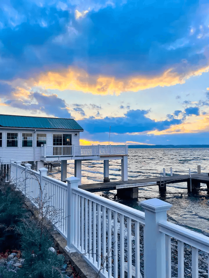 O’vr Water Cottage 