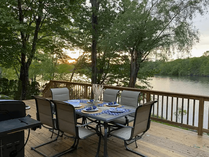 Lakefront home 