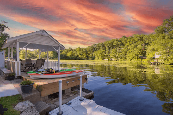 Serene home for Lakeside Living: Exploring Lake Hopatcong